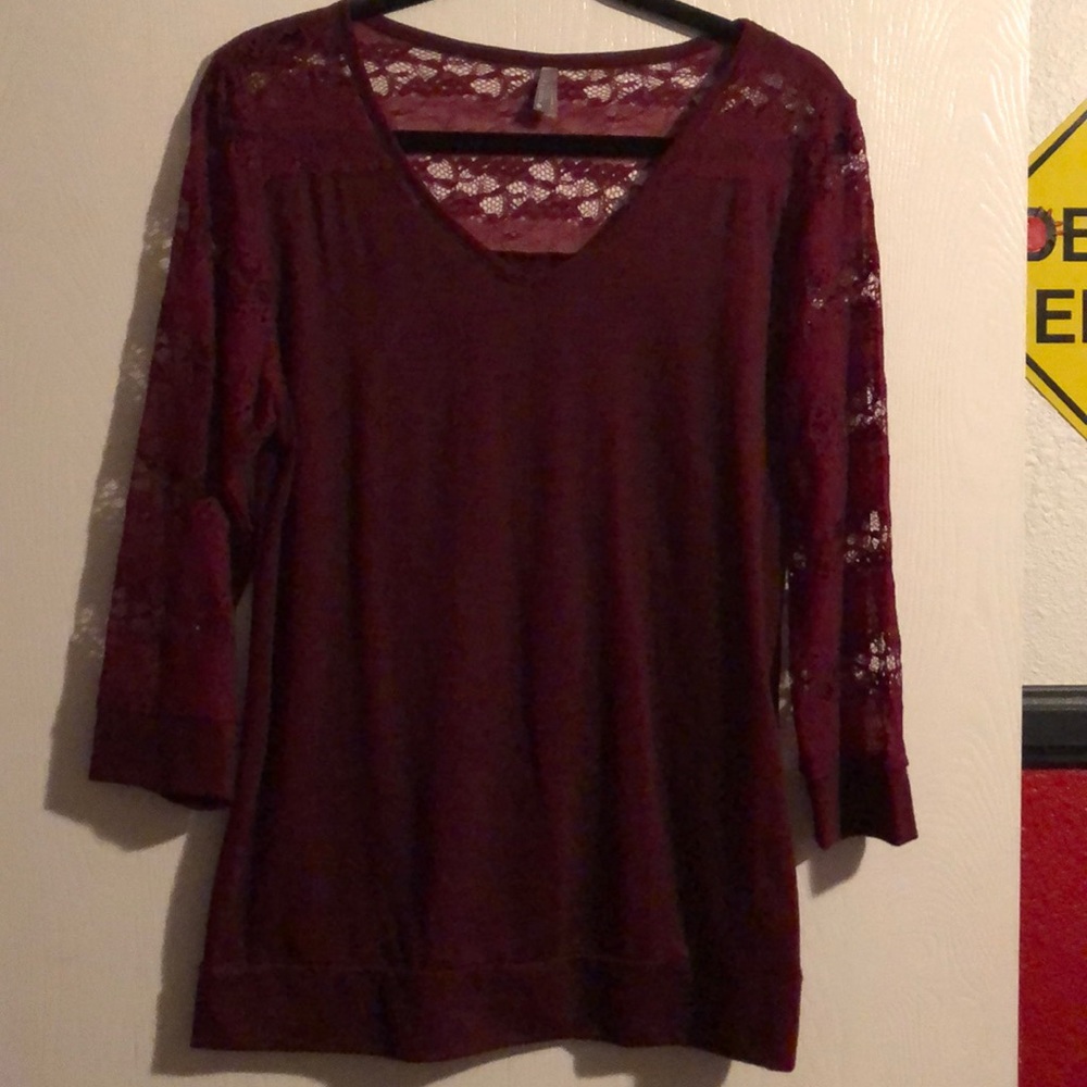 Burgundy 3/4 Sleeve Top